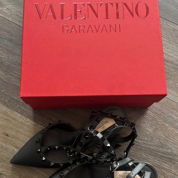 Valentino Garavani Rockstud Heels – Black Patent Leather, Size 6.5 - Picture 3 of 4